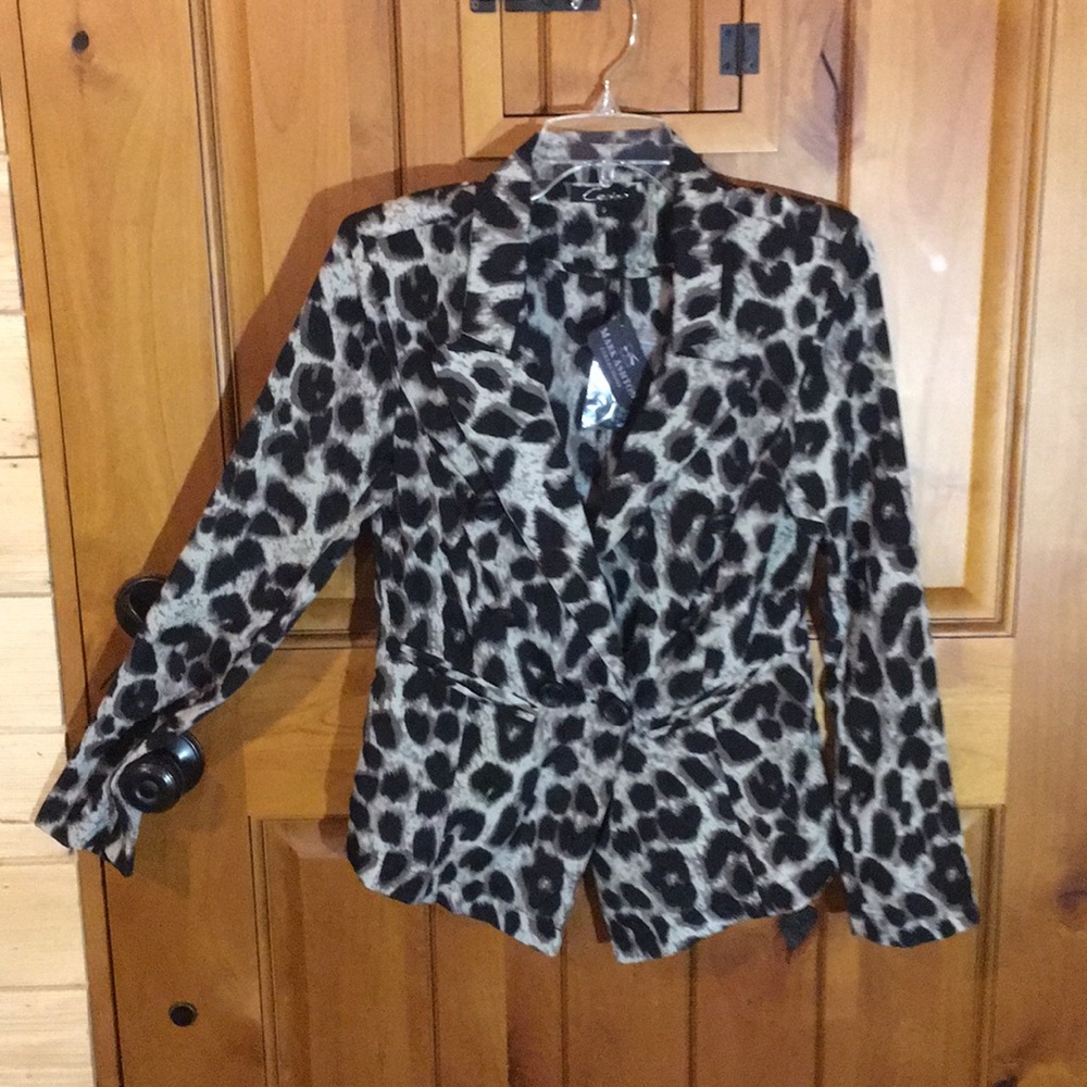 Women’s leopard jacket